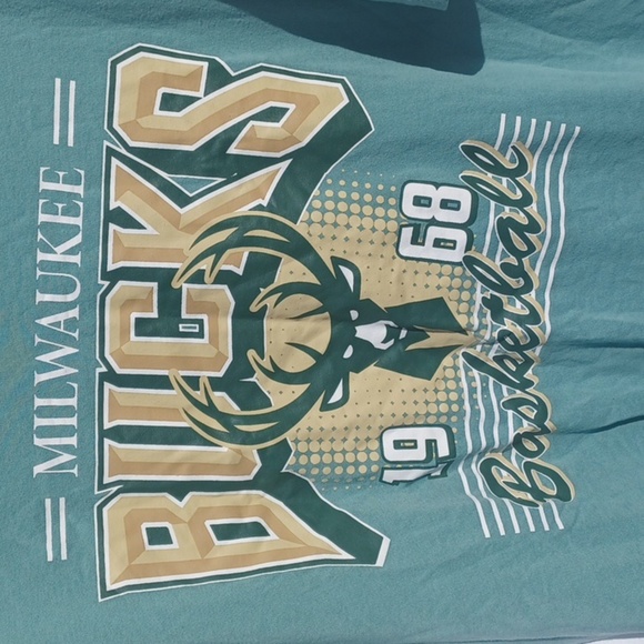 NBA Milwaukee Bucks Basketball T-Shirt, Sz L - Picture 2 of 4